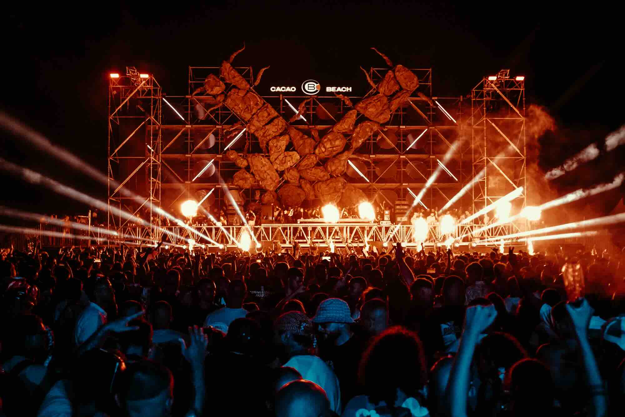 Близо 10 000 души посрещнаха изгревите на Cacao Beach с първия уикенд на EXE BEACH FESTIVAL