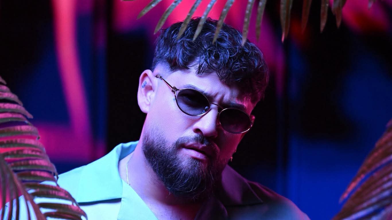 Силвър с изненадваща премиера – новото парче „5 минутки“ идва утре