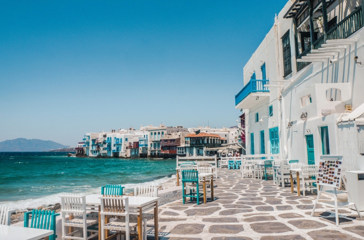 Доклад за летните пътувания на Revolut: Българите изпразниха сметките си в Revolut на почивка в Гърция<br>