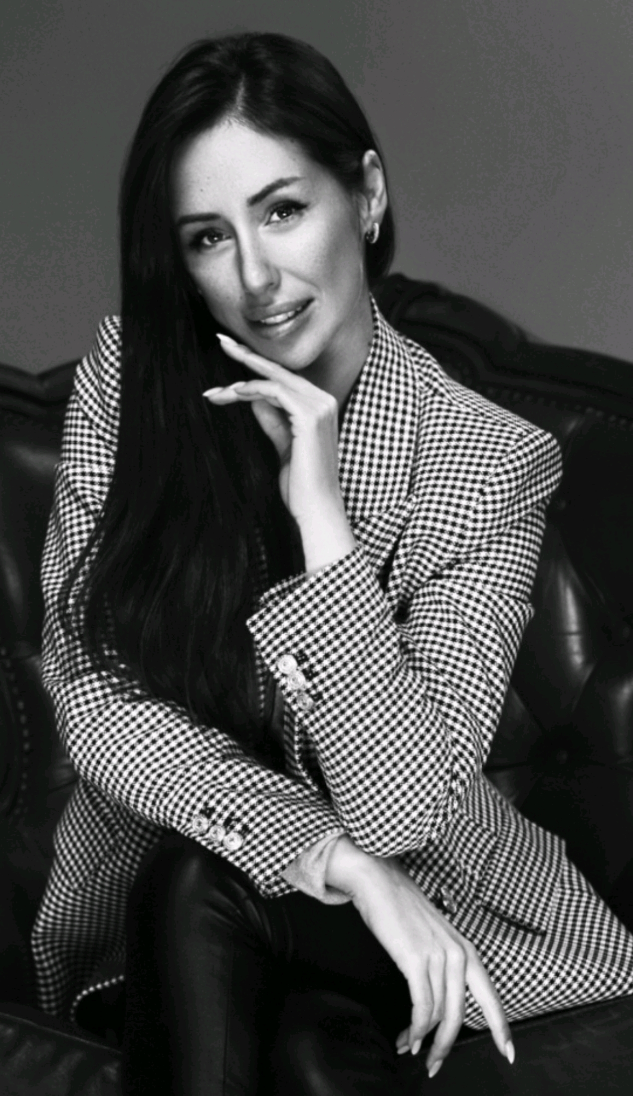 АРХ. ГЕОРГИЯ РАЧЕВА ПРЕДСТАВЯ НОВАТА СИ САМОСТОЯТЕЛНА ИЗЛОЖБА „СЪБИРАШ ЛИ СЕ В РАМКА?“