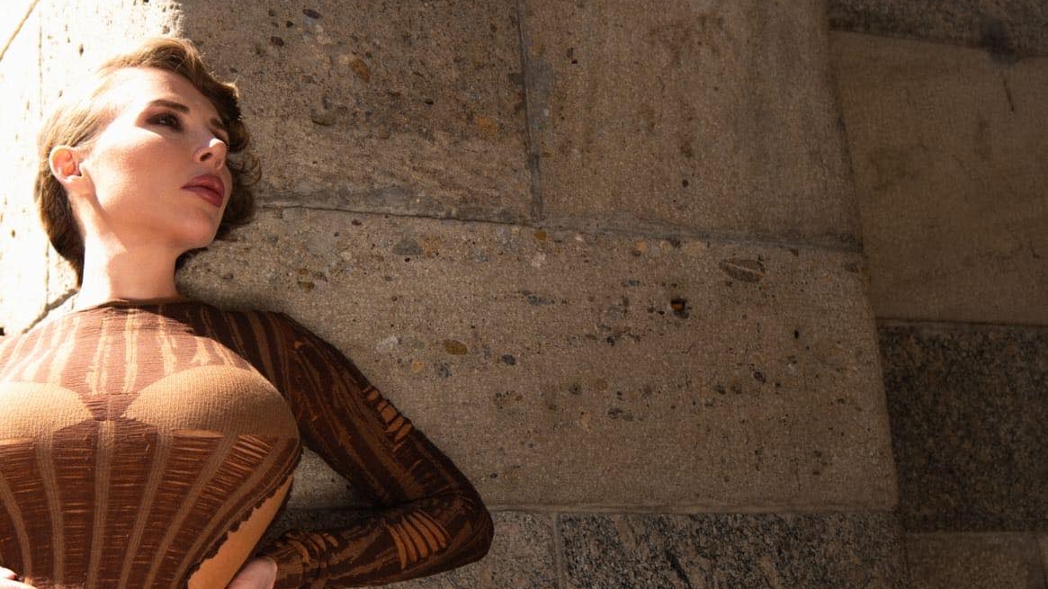 Книгата, която направи Zaya Blaze международна сензация