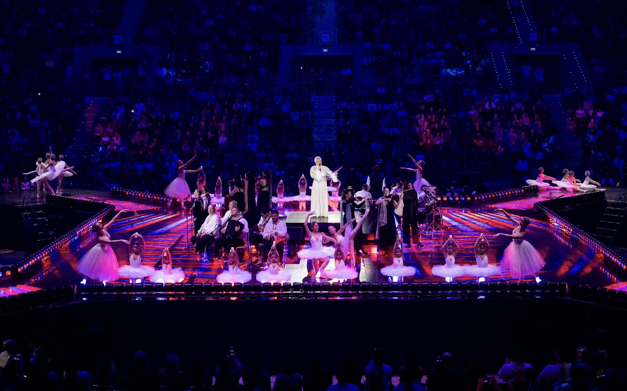 Николина Чакърдъкова сътвори истински празник и обедини България в една вечер на дух и музика